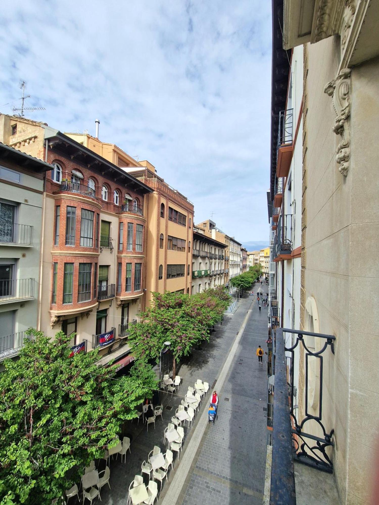Hostal Rugaca Huesca Exterior foto